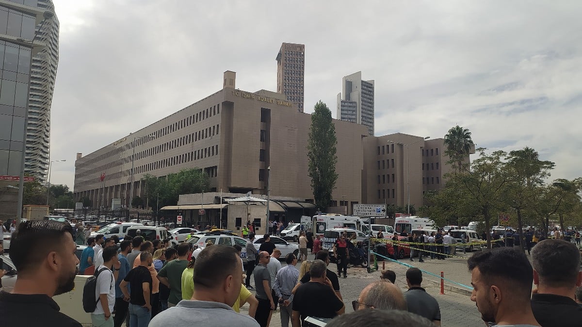 İzmir Adliye binası önünde silahlı çatışma! Yaralılar var…