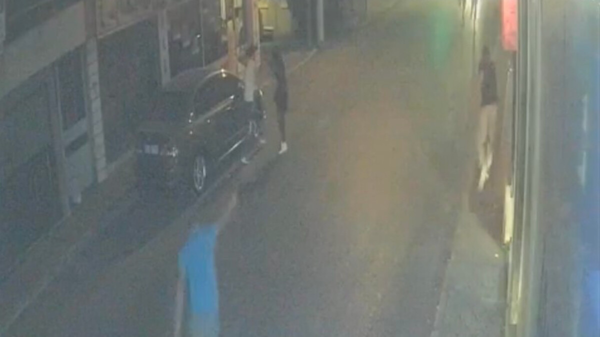 İzmir’de balkonda oturan yaşlı adamın öldüğü çatışma anları kameraya yansıdı