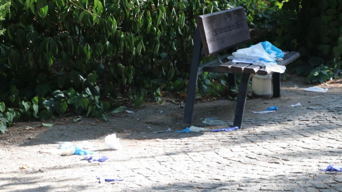 İzmir’de bir kişi parkta tartıştığı eski eşine kurşun yağdırdı