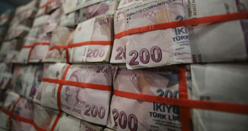 İzmirli esnafa 100 milyon liralık destek artışı açıklandı