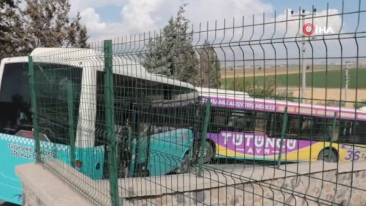 Kahramanmaraş’ta belediye otobüsü ile halk otobüsü çarpıştı: 9 yaralı