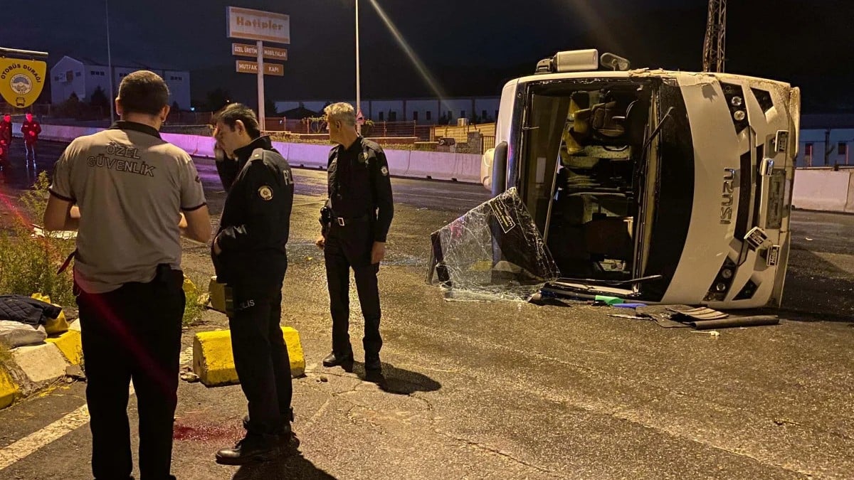 Kayseri’de işçileri taşıyan midibüs devrildi: 6 kişi yaralandı