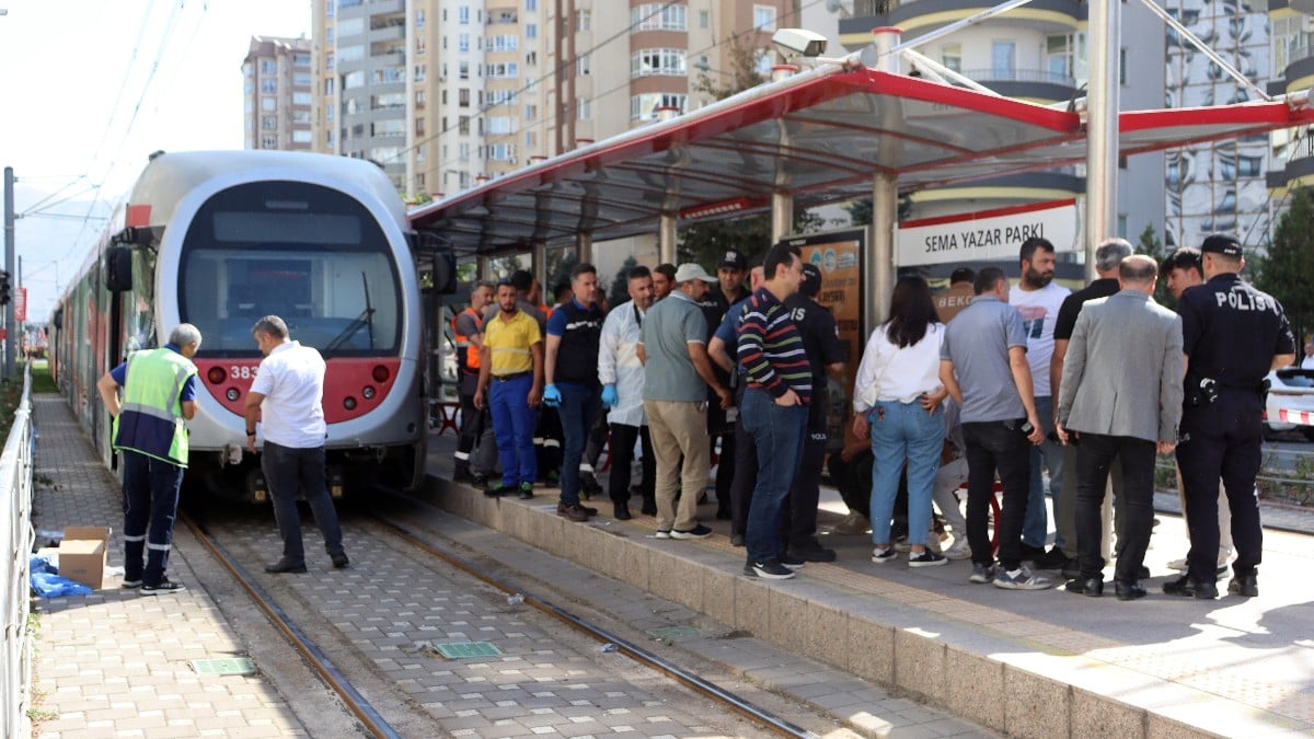 Kayseri’de ücretsiz binmek istediği tramvay 15 yaşındaki çocuğun sonu oldu