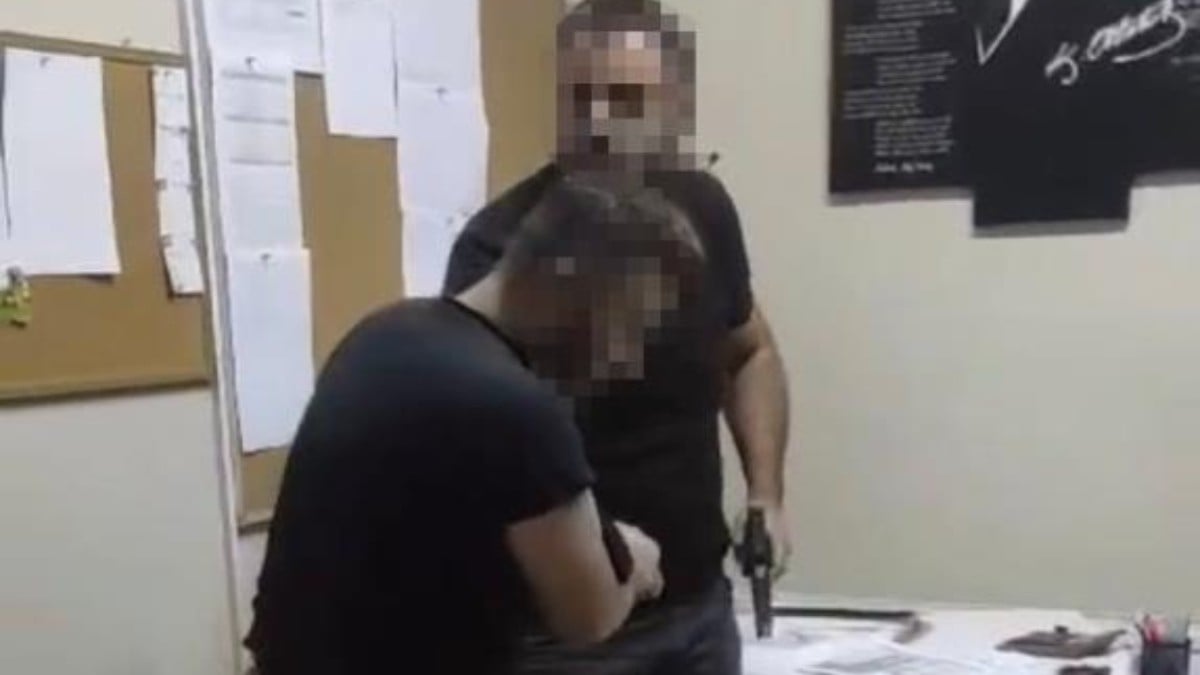 Kocaeli’de bir öğretmen sattığı aracın devrini 2 yıldır yapmadığı şahsı yaraladı