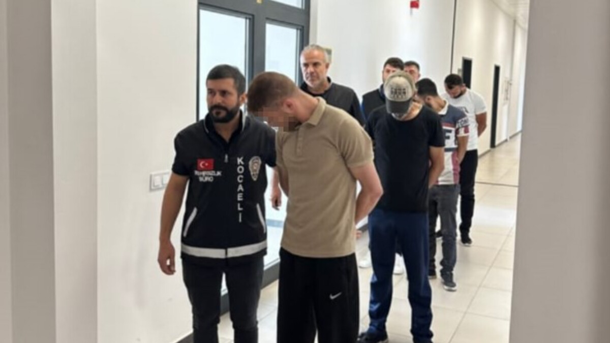 Kocaeli’de çaldıkları motoru satan hırsızlar yakayı ele verdi