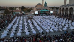 Konya’da Mevlana’nın huzurunda 250 semazen aynı anda sema icra etti