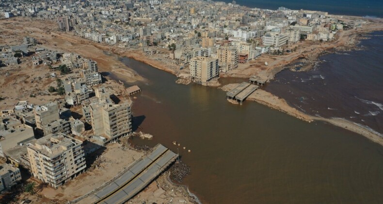 Libya’daki sel felaketi dron kamerasında