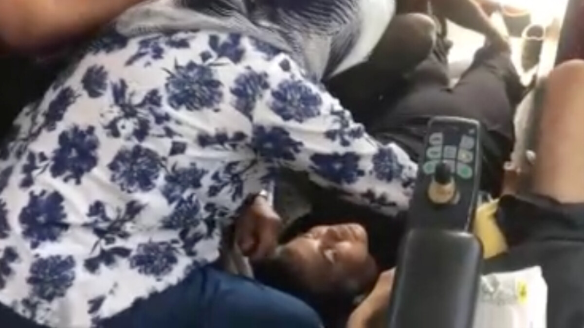 Mersin’deki otobüs şoförü, fenalaşan kadın için hastaneye sürdü