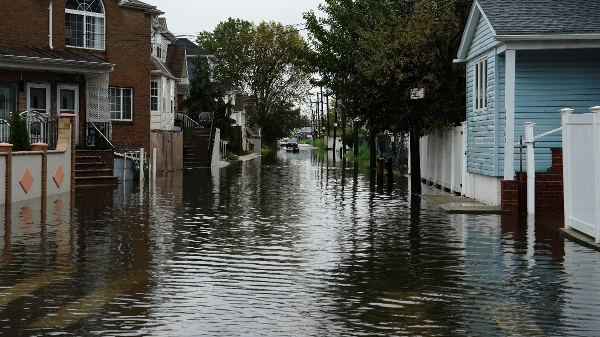 New York’ta şiddetli yağışlar sebebiyle olağanüstü hal ilan edildi