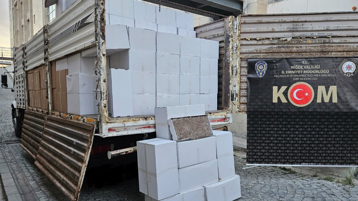 Niğde’de kaçakçılık operasyonu! 12 milyon 800 bin adet dolu makaron yakalandı