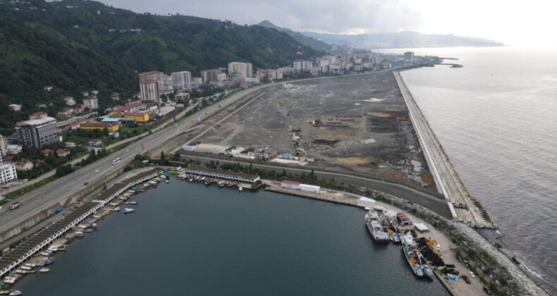 Rize’de Şehir Hastanesi’nin yükseleceği alanın dolgusunsa sona doğru