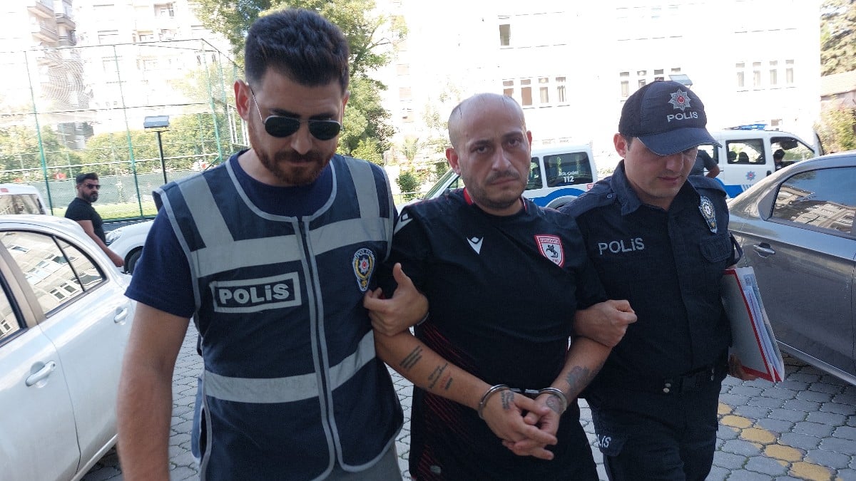 Samsun’da kırmızı ışıkta geçen tır şoförü öğrenci servisine çarptı! Sürücü tutuklandı