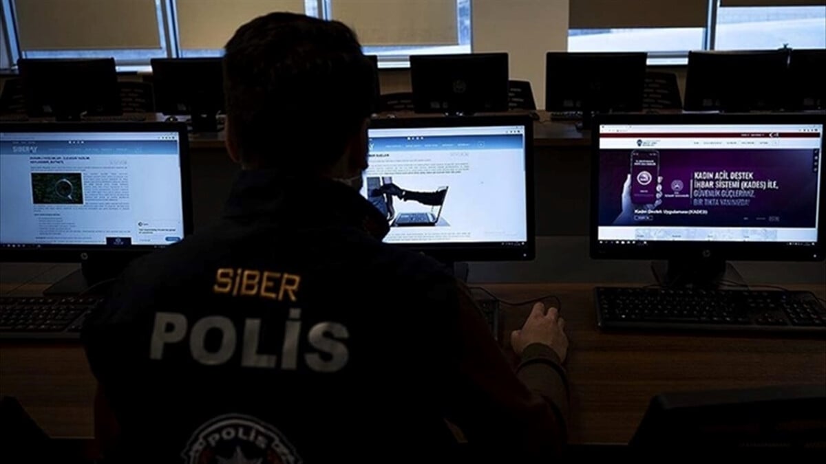 Samsun’daki ‘sanal devriye’ ekibi, silahla havaya ateş paylaşımı yapan 14 kişiyi yakaladı