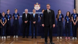 Sırbistan Cumhurbaşkanı Vucic, Filenin Sultanları’na göndermede bulundu