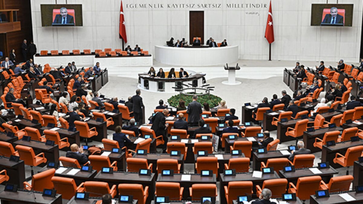 TBMM’ye şaşırtan başvurular: Fenerbahçe’nin saha dizilişi değiştirilsin