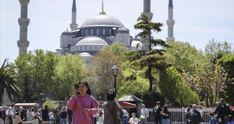 Türkiye turist sayısında 4’üncü, toplam turizm gelirinde 7’nci