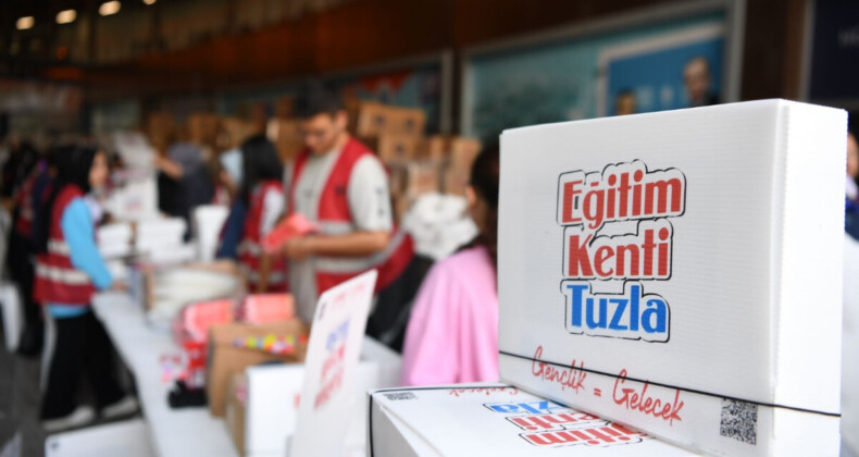 Tuzla Belediyesi’nden 50 bin öğrenciye kırtasiye desteği