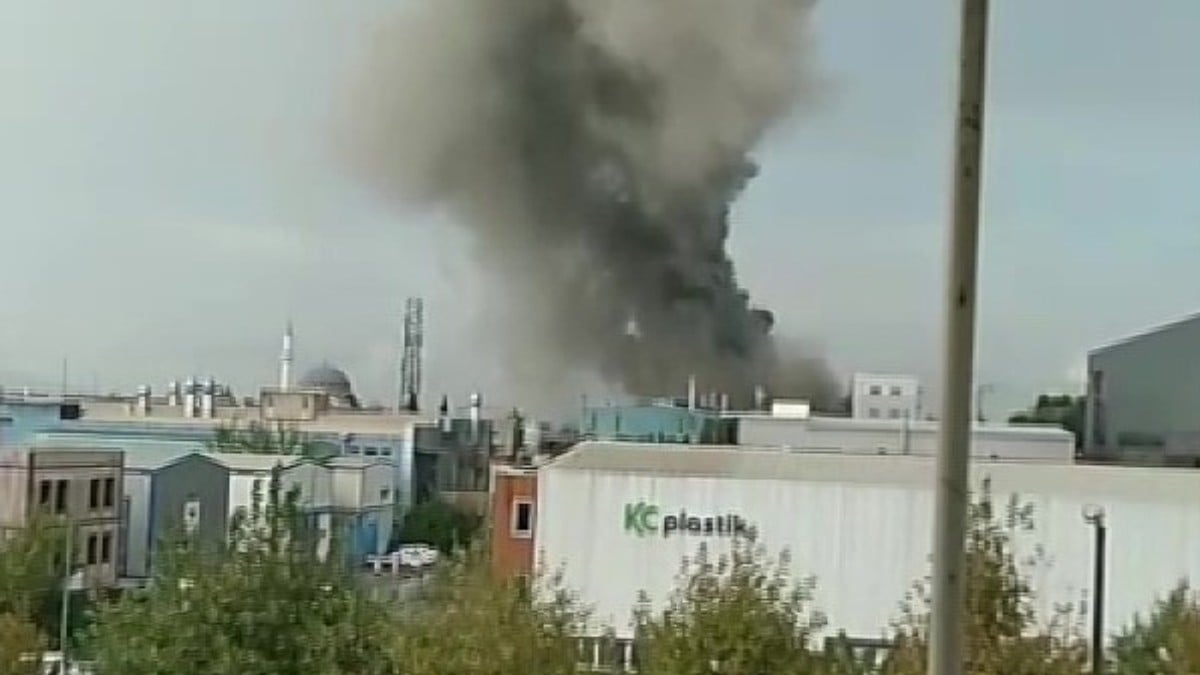 Tuzla’da panik anları! Fabrikada yangın çıktı…