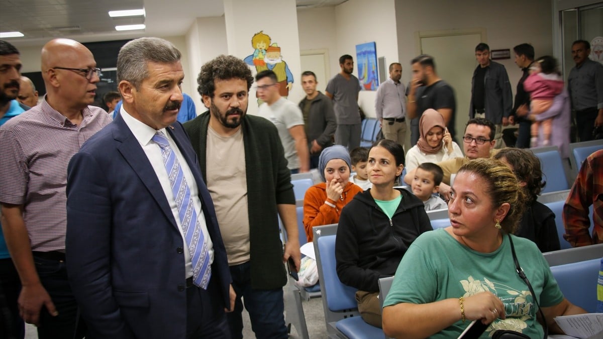 Uşak’ta 65 öğrenci gıda zehirlenmesi şüphesiyle hastanelik oldu