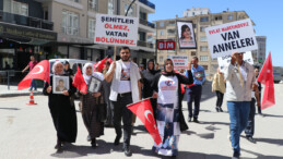 Vanlı aileler evlat nöbetinde! ‘Evladımı söke söke onlardan alacağım’