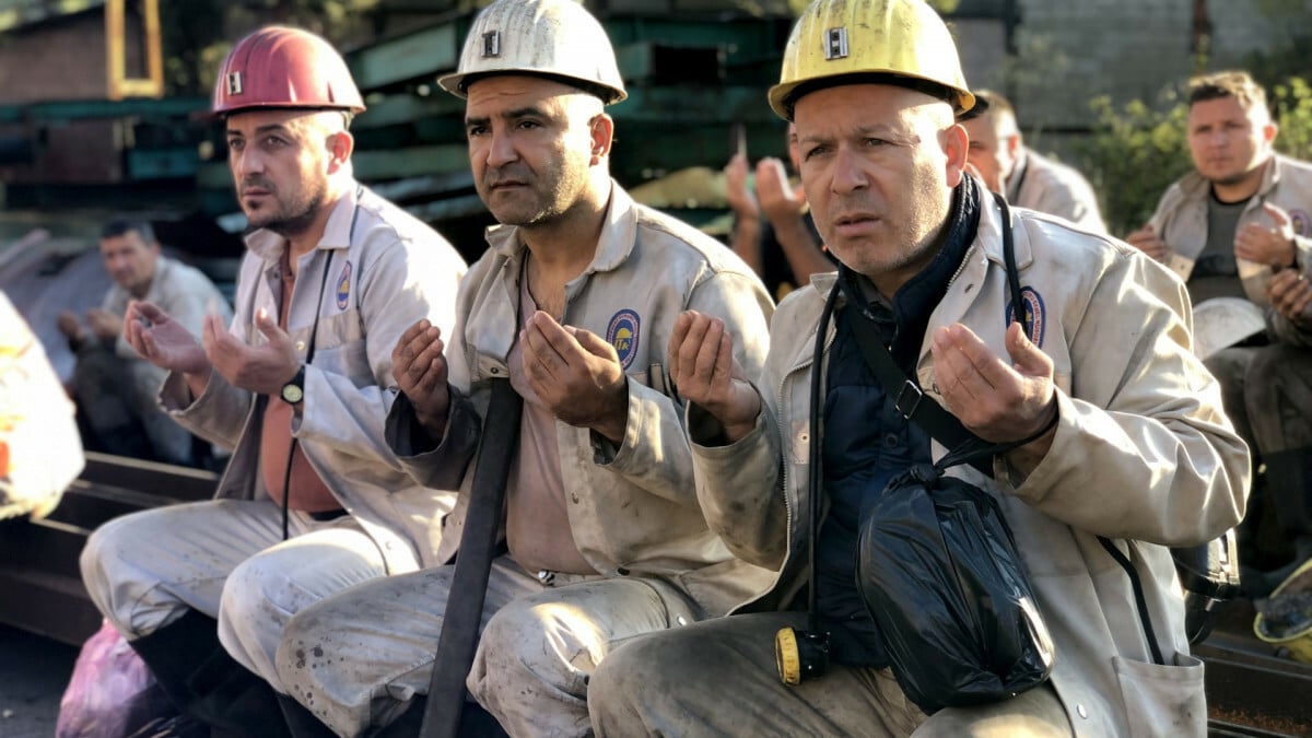 Zonguldaklı madenciler mesai öncesi arkadaşlarını andı