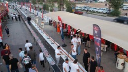 Adana’da 100. yıl kutlamaları! 100 metre boru kebap yapıldı: 120 kilogram kömür kullanıldı…