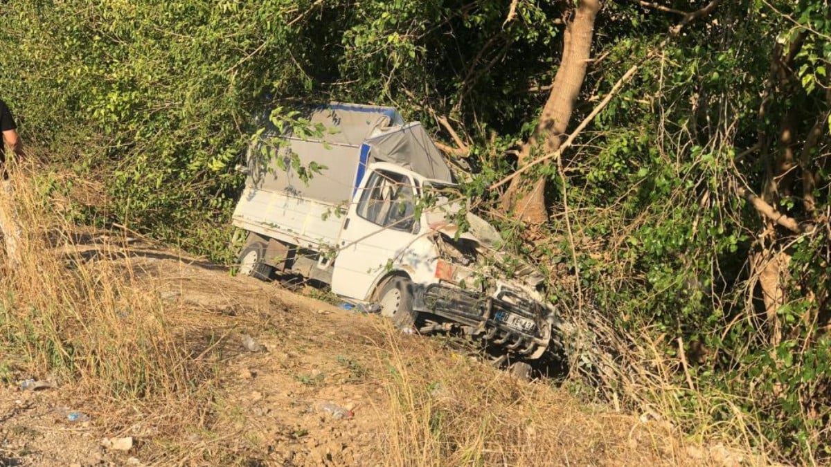 Adana’da kamyonet kaza yaptı: 3 ölü