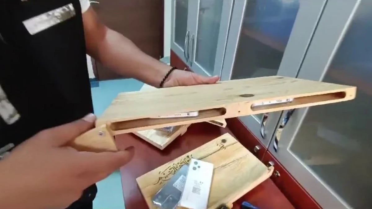 Adana’da kargo ile kaçak telefon gönderdiler! Rahne içinden çıktı…