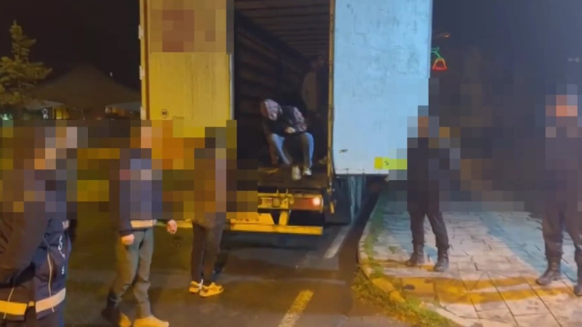 Afgan uyruklu 80 düzensiz göçmen Ağrı’da yakalandı