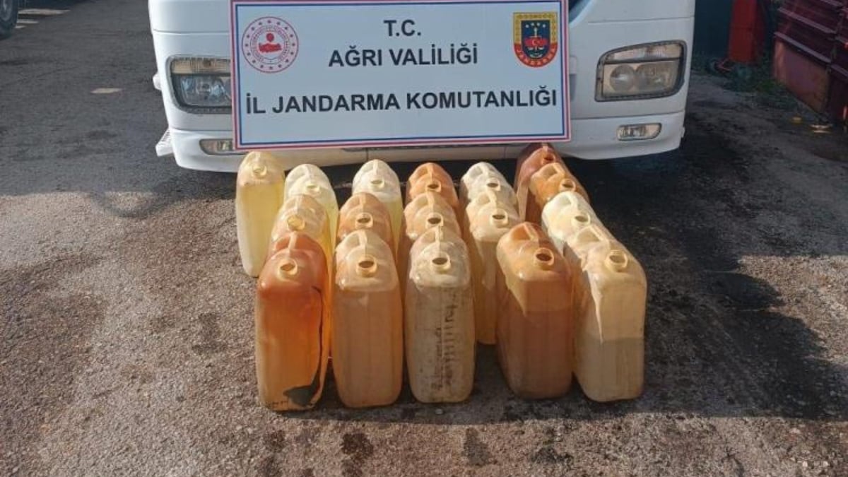 Ağrı’da 3 tırdan kaçak akaryakıt ve sigara çıktı