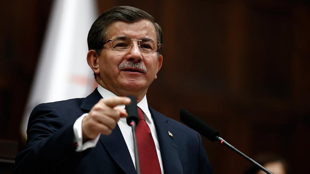 Ahmet Davutoğlu’nun İsrail-Filistin için paylaştığı yol haritasına linç