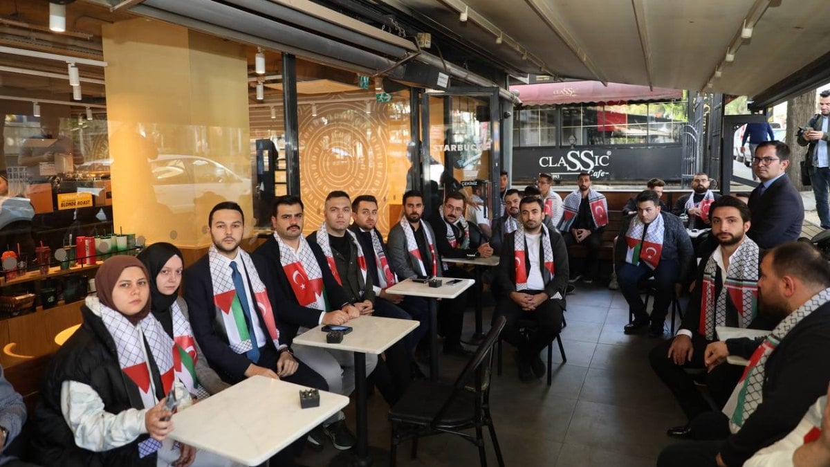 AK Parti Gençlik Kollarından İsrail destekçilerine yer kapatma eylemi: “Say Stop”