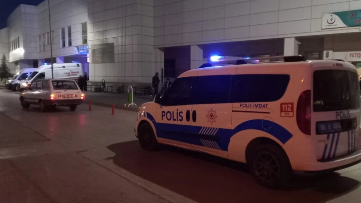 Aksaray’da hafif ticari araca çarpan motosikletli öldü