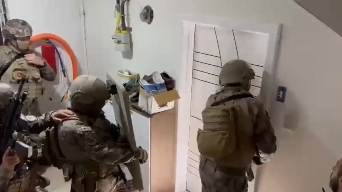 Ali Yerlikaya açıkladı! 8 ildeki eş zamanlı operasyonda ‘bulutlar çetesi’ çökertildi