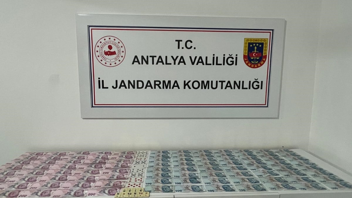 Antalya’da kasap dükkanında kumar! 4 kişi yakalandı…