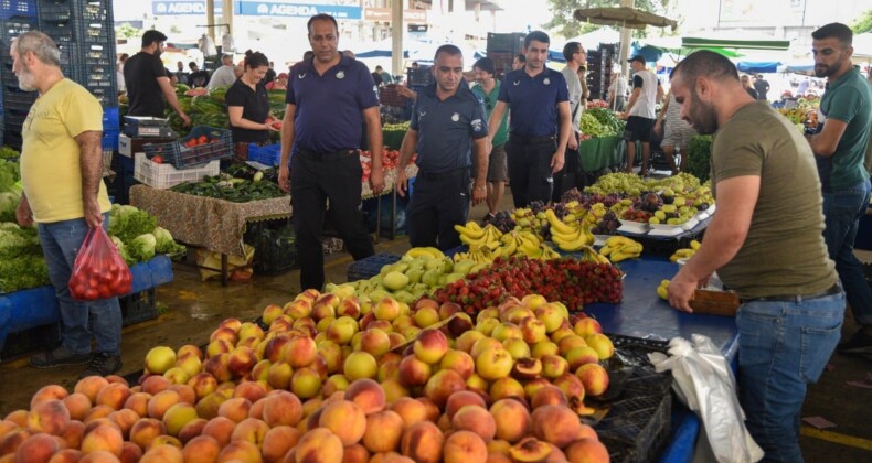 Antalya’da semt pazarlarında bağıran esnafa bin 295 TL ceza uygulanıyor