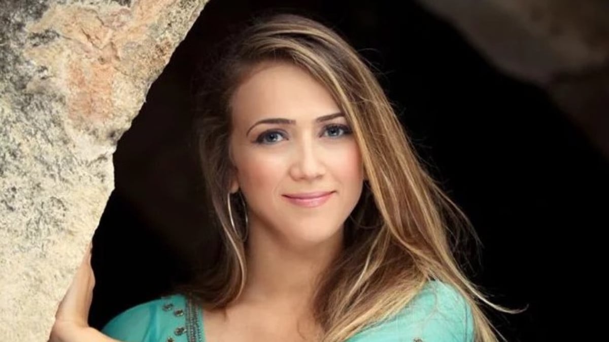 Ayet paylaşan Filistinli kadın sanatçı Dalal Abu Amneh gözaltına alındı