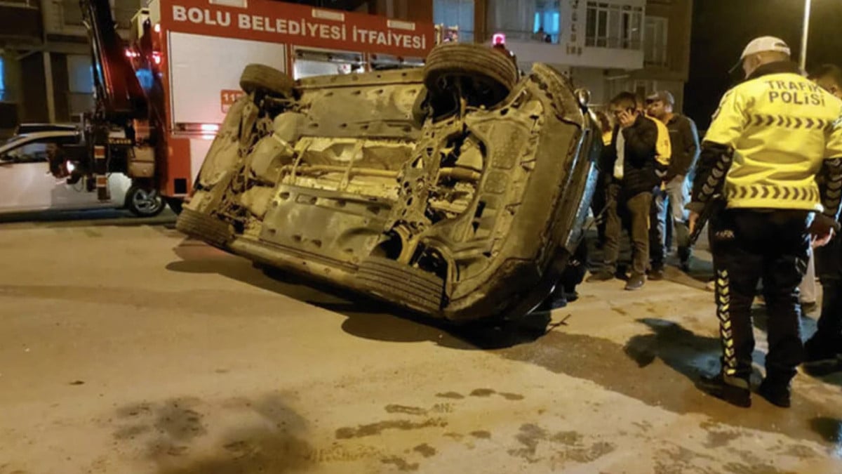 Bolu’da iki araca çarpan otomobilin alkollü sürücüsü: El frenini çekin, araba kaymasın