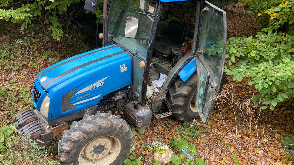 Bolu’da odun yüklü traktör devrildi: 1 ölü