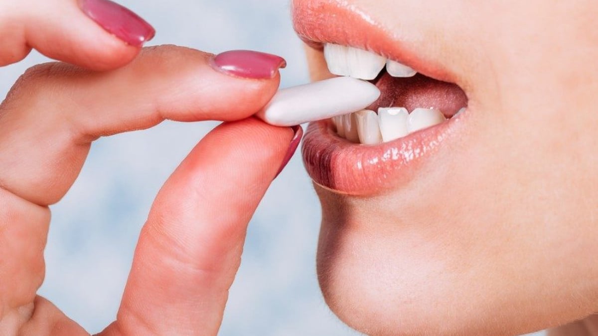 Bu sakız diğerlerine benzemiyor! Faydaları say say bitmiyor: Kilo verdiriyor, dişleri yeniliyor…