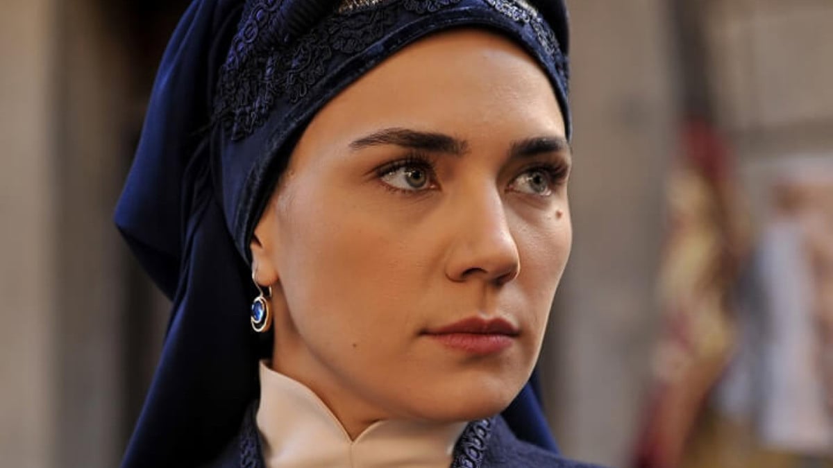 Buse Varol annesini paylaştı! Güzelliği sosyal medyanın diline düştü: “20’lik çıtır”