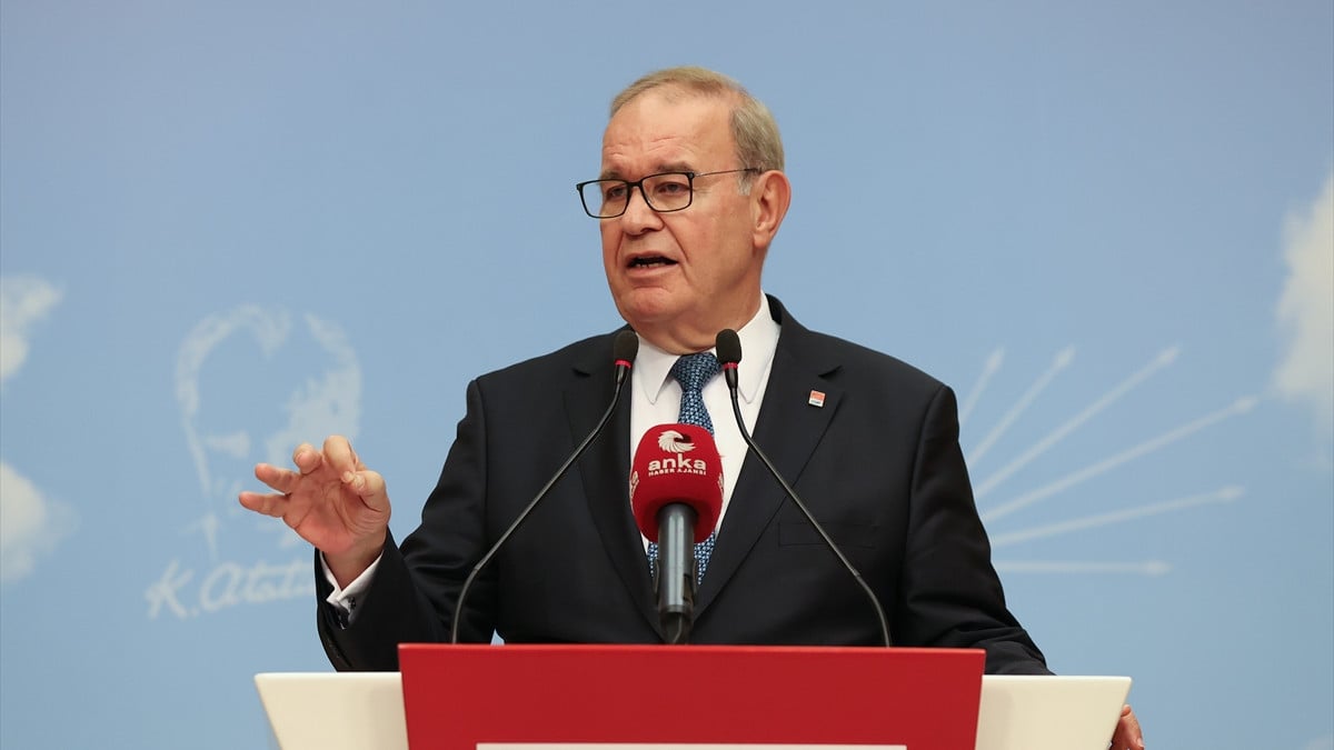 CHP’de kurultay öncesi parti disiplini polemiği! Özgür Özel’e Faik Öztrak’tan cevap geldi