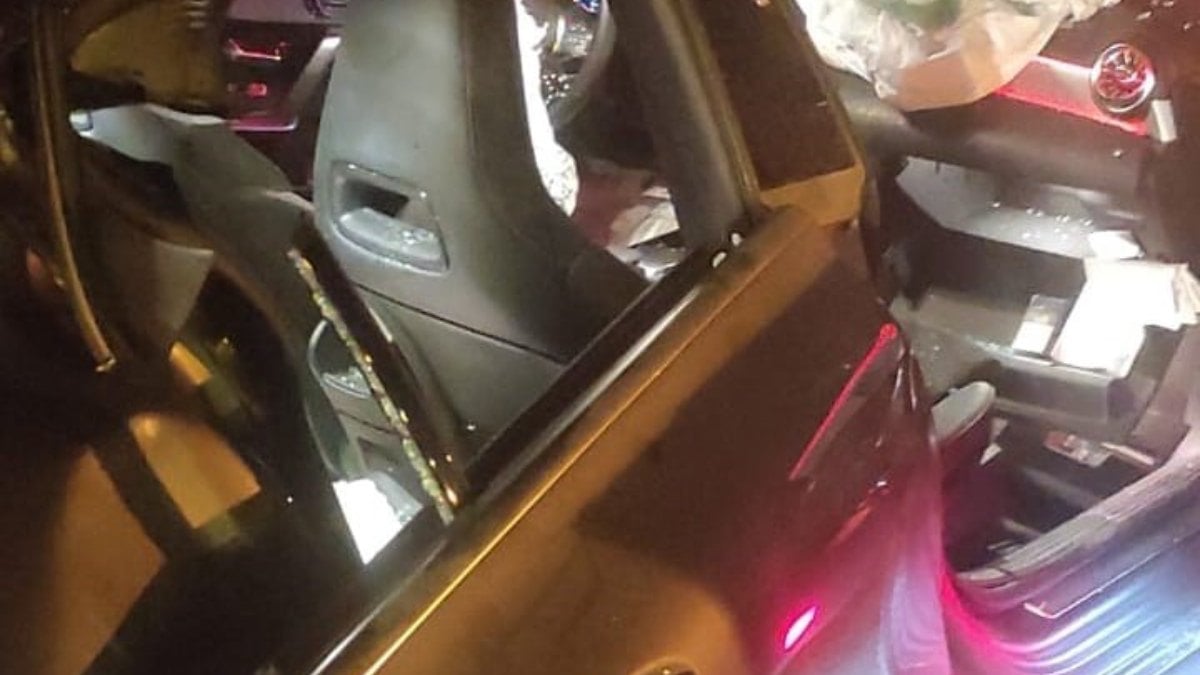 Çorum’da tilkiye otomobil, otomobile tır çarptı