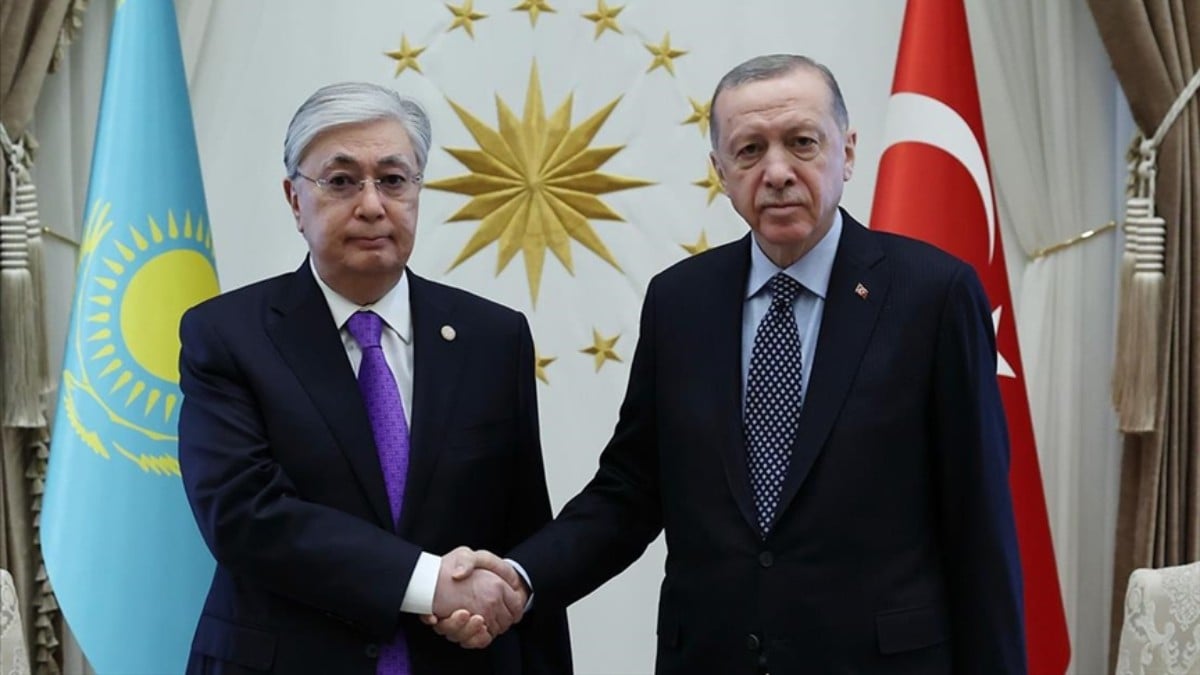 Cumhurbaşkanı Erdoğan, Tokayev’le Türkiye – Kazakistan ilişkilerini görüştü