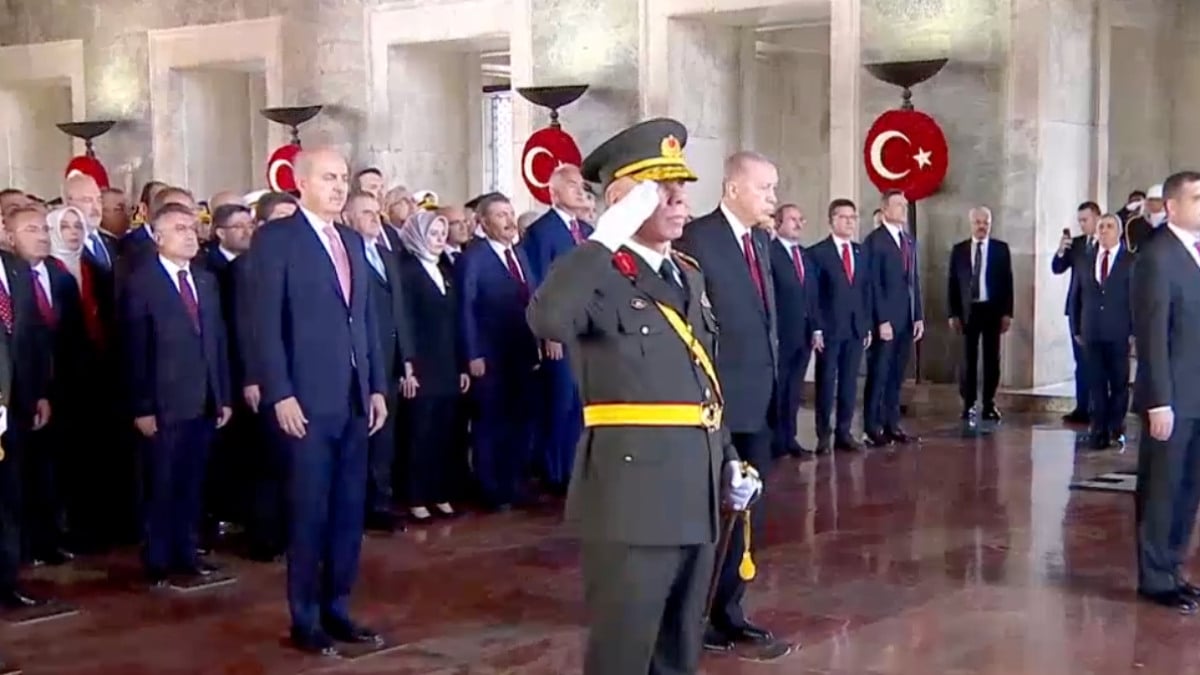 Cumhuriyet’in 100’üncü yılı dolayısıyla devlet erkanı Anıtkabir’de