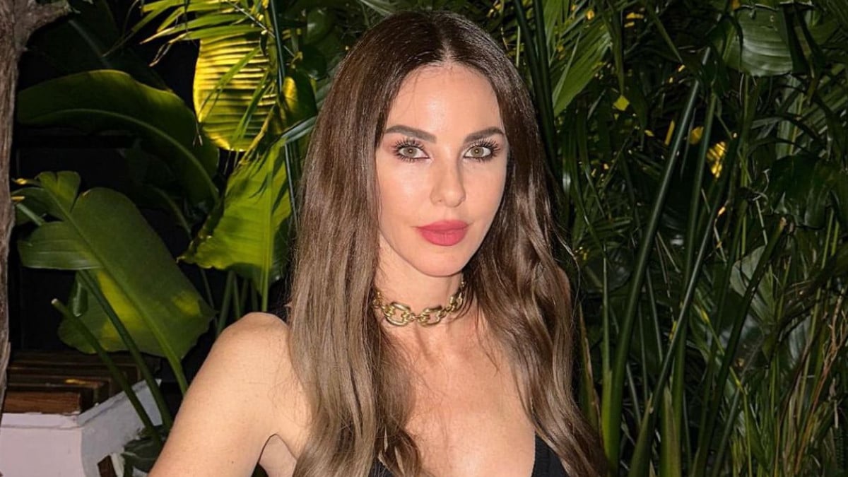 Defne Samyeli’den baştan aşağı transparan şov! Pozlarıyla nefes kesti “Bu ne cesaret?”