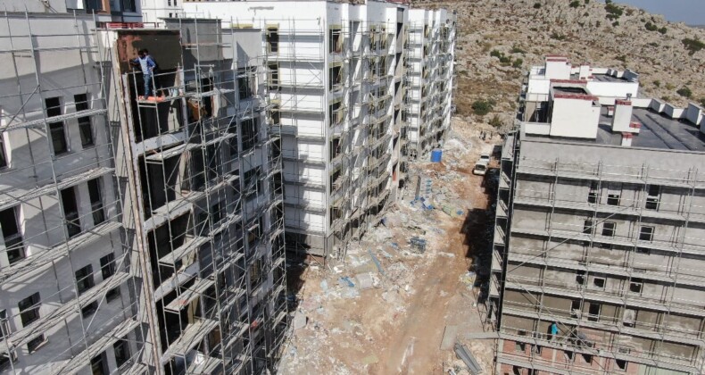 Deprem kenti Hatay’daki afet konutları yıl sonunda teslim edilecek