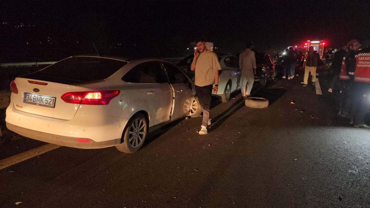 Düzce’de 11 aracın karıştığı zincirleme kazada 7 kişi yaralandı