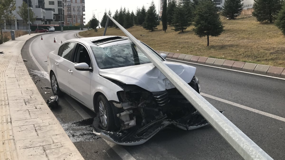 Edirne’de sivrisineği kovmak istedi! Elektrik direğine çarptı…