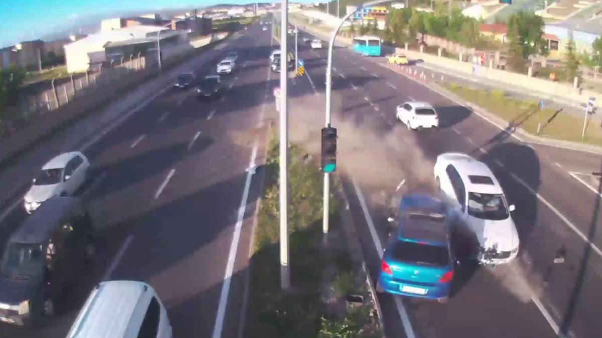 Erzurum’da makas atarak 9 kişinin yaralanmasına neden olan sürücüye iyi hal indirimi